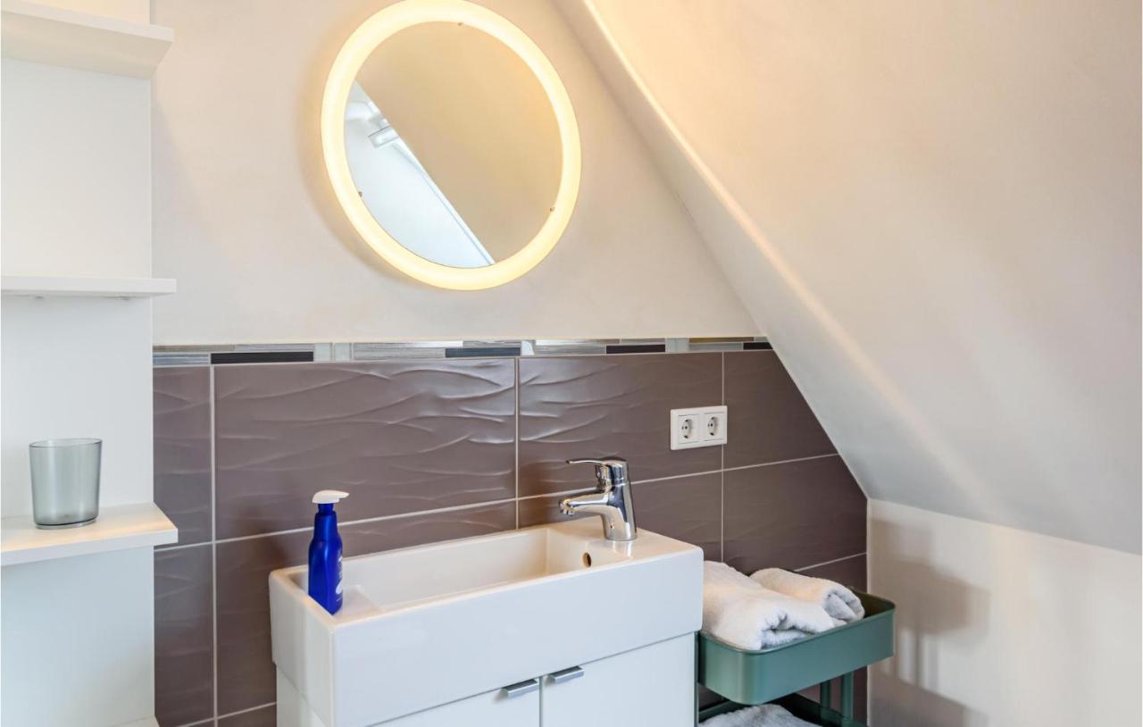 Apartment Stunning In With 1 Bedrooms&wifi